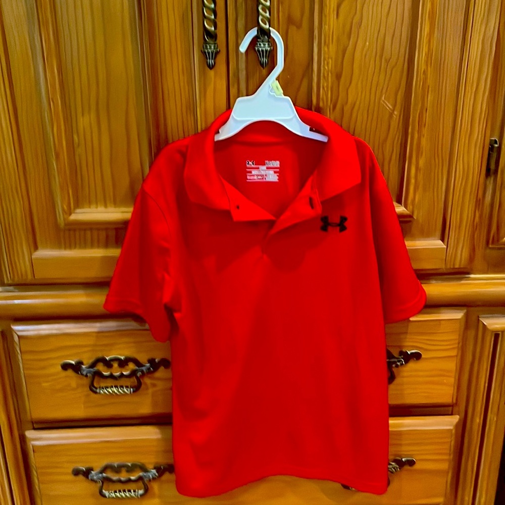 Red Under Armor youth large golf shirt